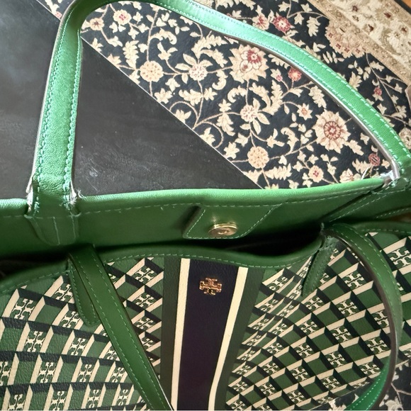 Tory Burch Green and Navy Tote - Picture 4 of 6